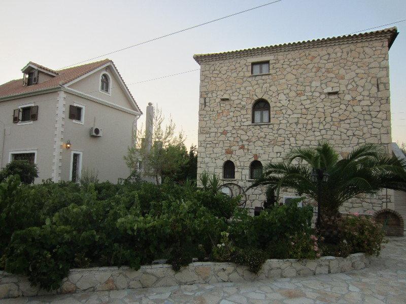 Alomata Hotel 2*